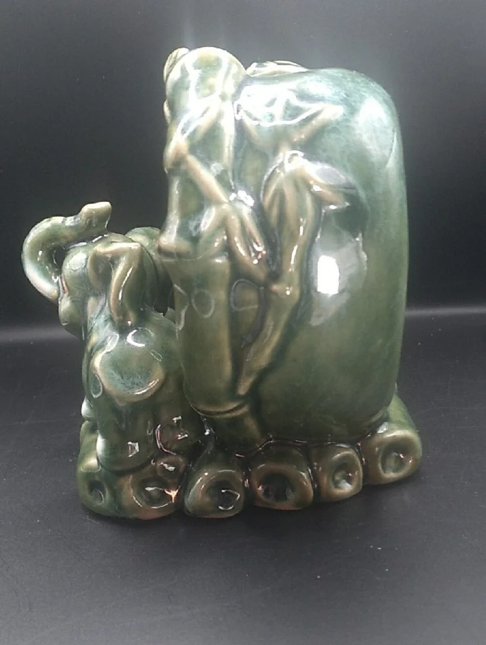 Vintage Majolica-style Green Ceramic Elephant Planter/Vase (B9)